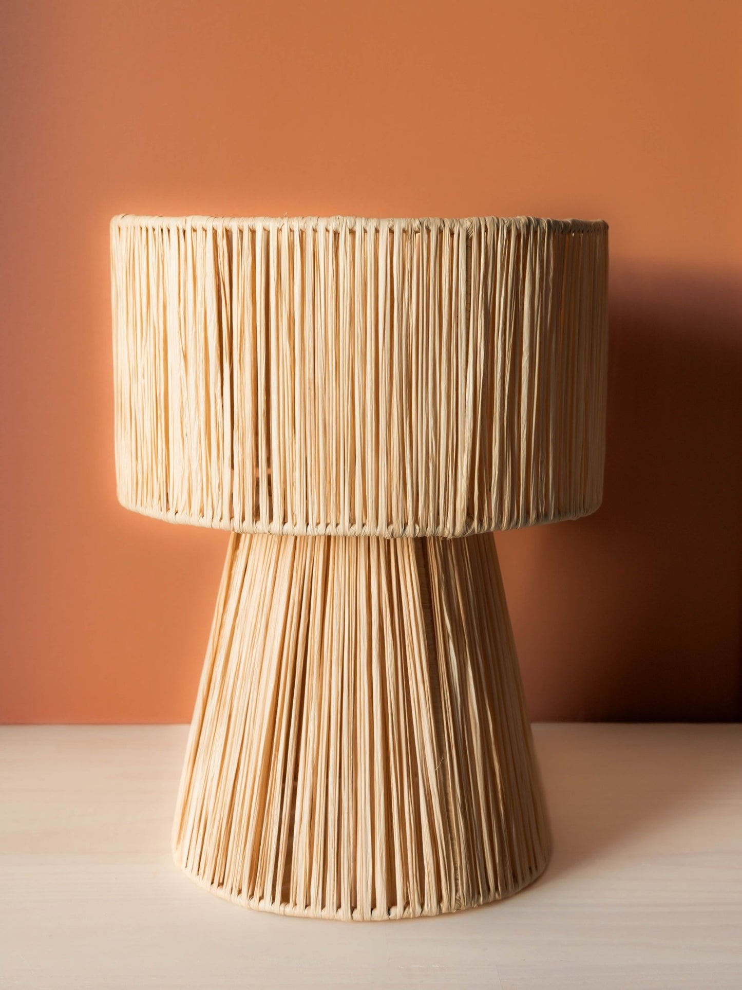 Lampe à poser en Raphia - NOURIA - BELDI BOHOME