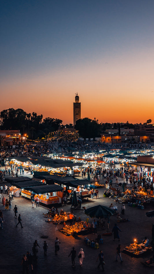 Jemma el Fna à la nuit tombée - Marrakech - Maroc 